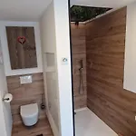 Appartment-ferienwohnung Mit Kueche, Bad, Wlan, Klimaanlage, Modern Eingerichtet *