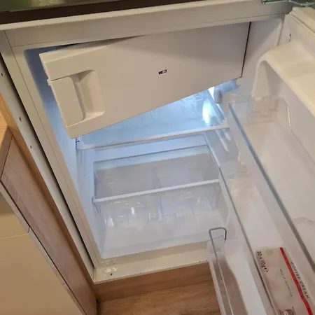 Appartment-ferienwohnung Mit Kueche, Bad, Kostenlos Wlan, Modern Eingerichtet *