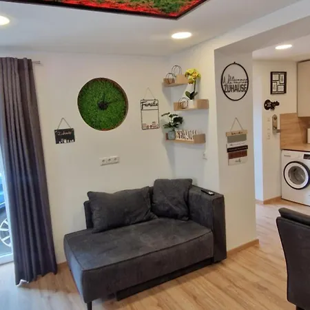 Appartment-ferienwohnung Mit Kueche, Bad, Wlan, Klimaanlage, Modern Eingerichtet * Posing