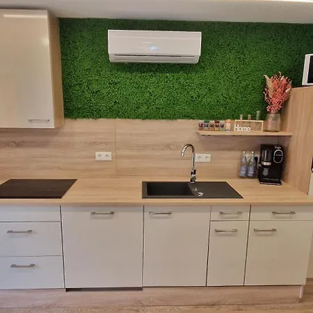 Appartment-ferienwohnung Mit Kueche, Bad, Wlan, Klimaanlage, Modern Eingerichtet דירה Posing
