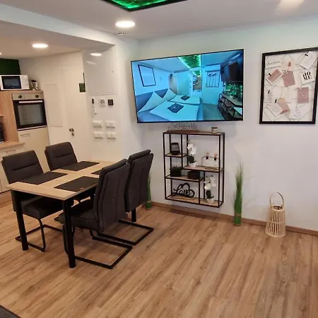Appartment-ferienwohnung Mit Kueche, Bad, Wlan, Klimaanlage, Modern Eingerichtet