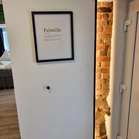 דירה Appartment-ferienwohnung Mit Kueche, Bad, Wlan, Klimaanlage, Modern Eingerichtet