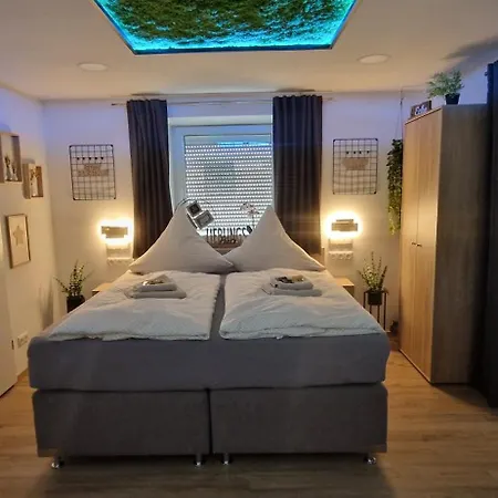 Appartment-ferienwohnung Mit Kueche, Bad, Wlan, Klimaanlage, Modern Eingerichtet דירה *